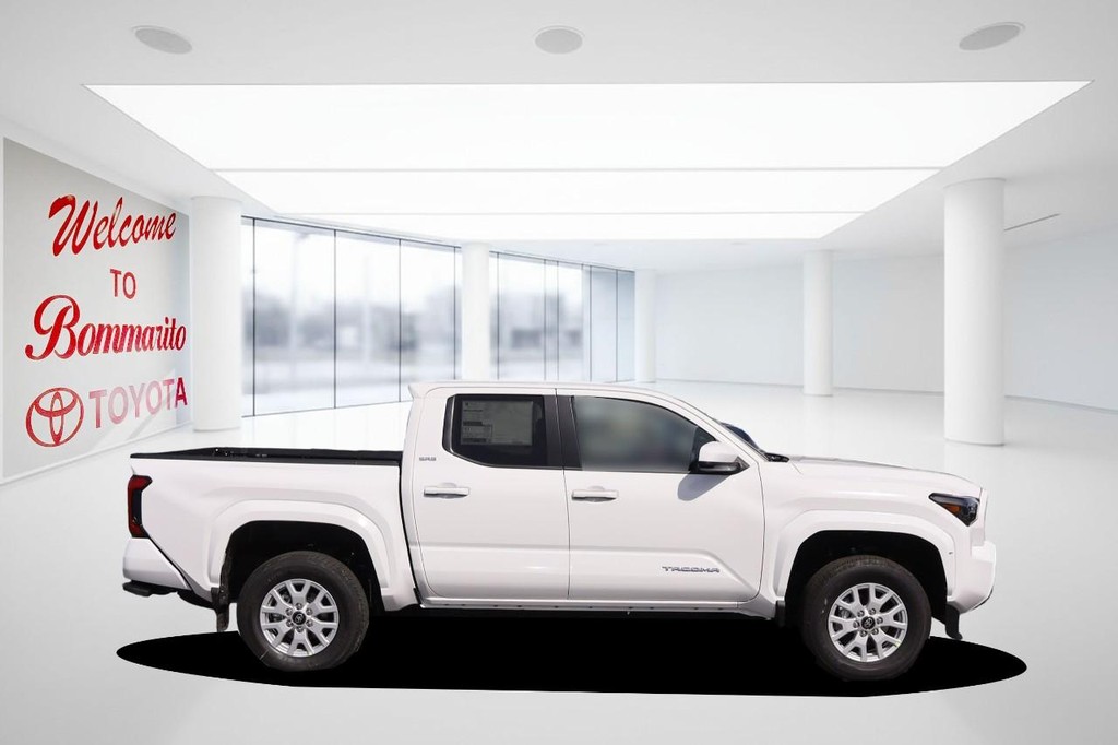 Toyota Tacoma 4WD Vehicle Full-screen Gallery Image 5