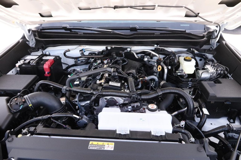 Toyota Tacoma 4WD Vehicle Full-screen Gallery Image 26