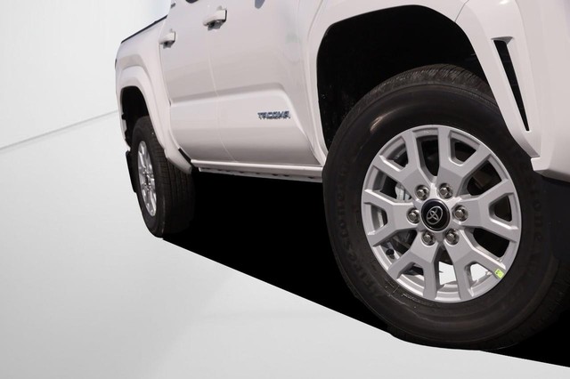Toyota Tacoma 4WD Vehicle Image 03