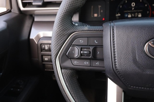 Toyota Tacoma 4WD Vehicle Image 11