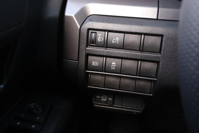 Toyota Tacoma 4WD Vehicle Image 19