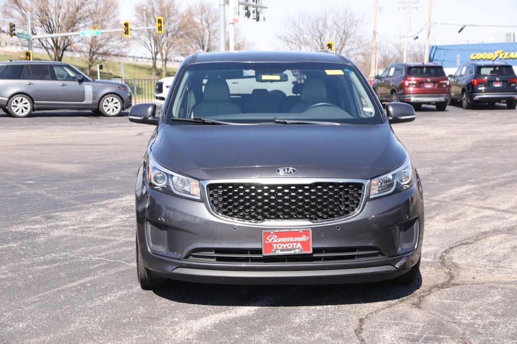 Kia Sedona Vehicle Full-screen Gallery Image 4
