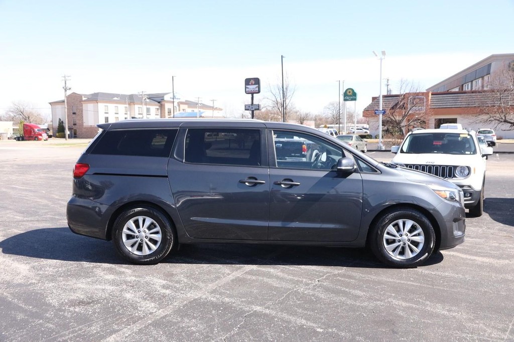 Kia Sedona Vehicle Full-screen Gallery Image 5
