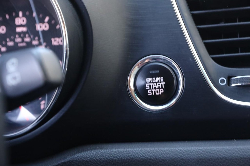 Kia Sedona Vehicle Full-screen Gallery Image 15