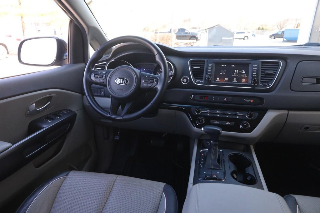 Kia Sedona Vehicle Full-screen Gallery Image 23