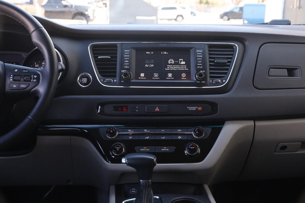 Kia Sedona Vehicle Full-screen Gallery Image 25