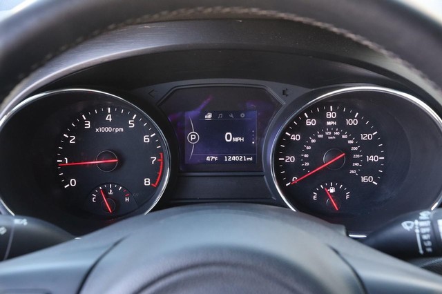 Kia Sedona Vehicle Image 14