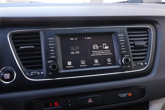 Kia Sedona Vehicle Image 17