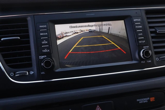 Kia Sedona Vehicle Image 18