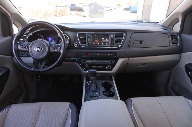 Kia Sedona Vehicle Image 22