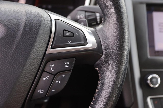 Ford Fusion Vehicle Image 12