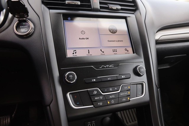 Ford Fusion Vehicle Image 16