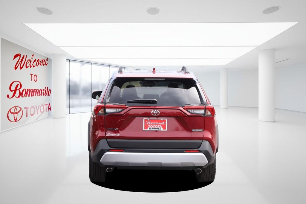 Toyota RAV4 Vehicle Full-screen Gallery Image 6