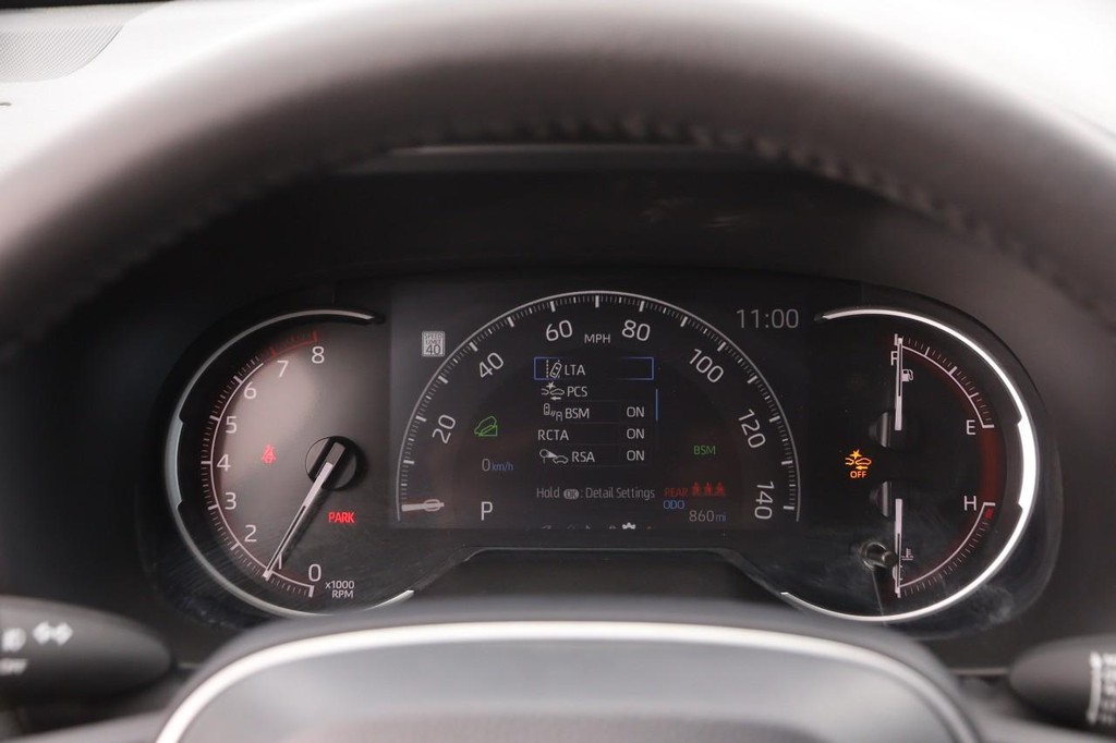 Toyota RAV4 Vehicle Full-screen Gallery Image 13
