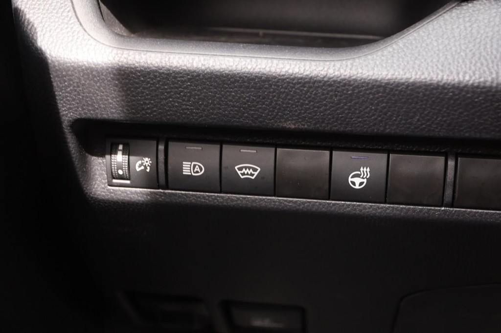 Toyota RAV4 Vehicle Full-screen Gallery Image 19