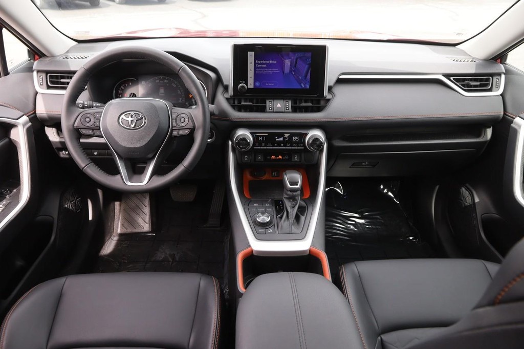 Toyota RAV4 Vehicle Full-screen Gallery Image 20
