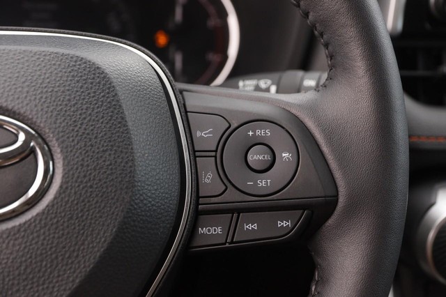 Toyota RAV4 Vehicle Image 12