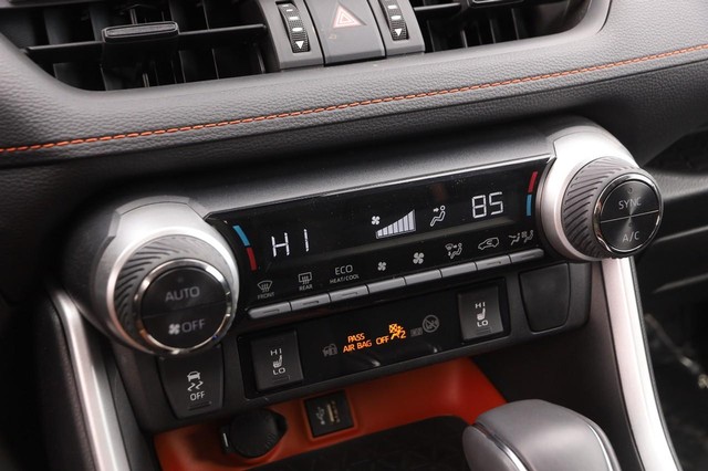 Toyota RAV4 Vehicle Image 17