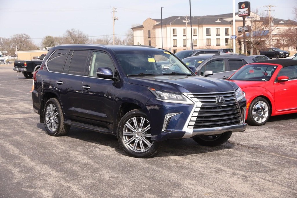 Lexus LX Vehicle Full-screen Gallery Image 2