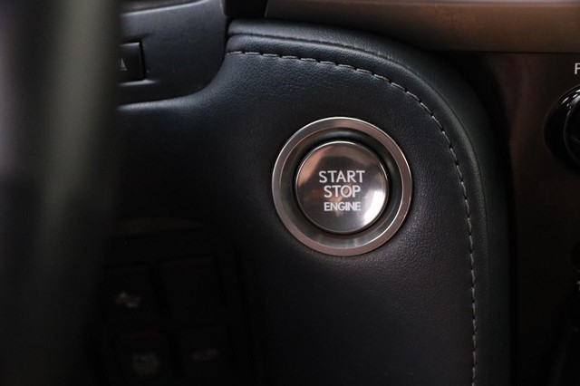 Lexus LX Vehicle Image 18