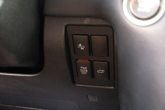 Lexus LX Vehicle Image 19