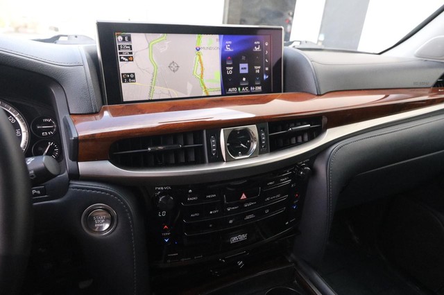 Lexus LX Vehicle Image 20