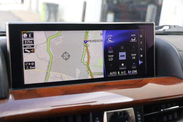 Lexus LX Vehicle Image 21