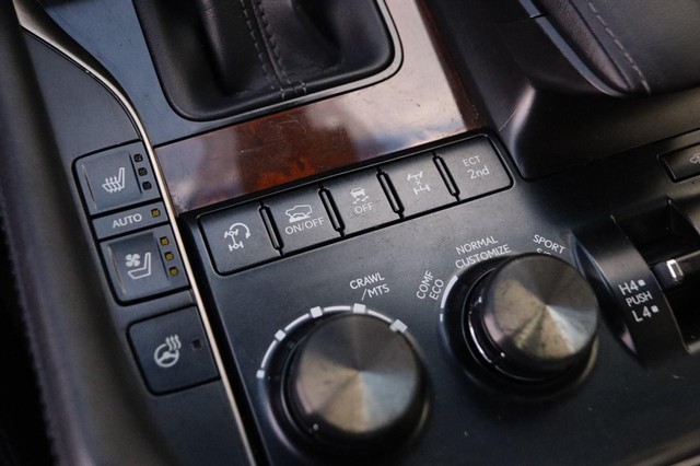 Lexus LX Vehicle Image 25