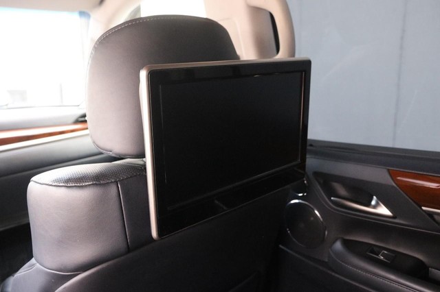 Lexus LX Vehicle Image 33