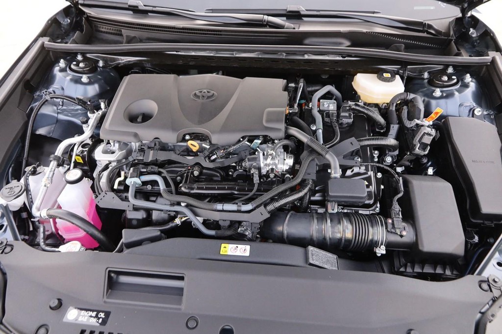 Toyota Camry Vehicle Full-screen Gallery Image 27