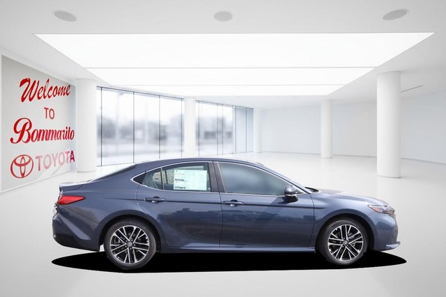 Toyota Camry Vehicle Image 05