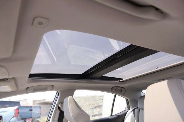 Toyota Camry Vehicle Image 08