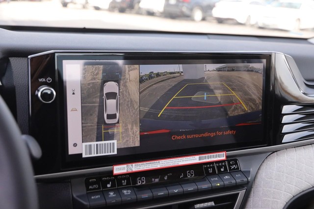 Toyota Camry Vehicle Image 17