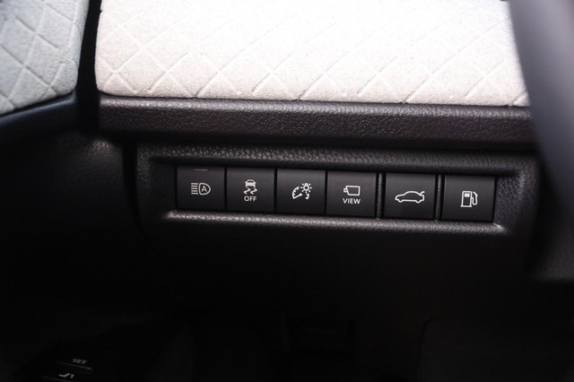 Toyota Camry Vehicle Image 20