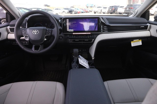 Toyota Camry Vehicle Image 21