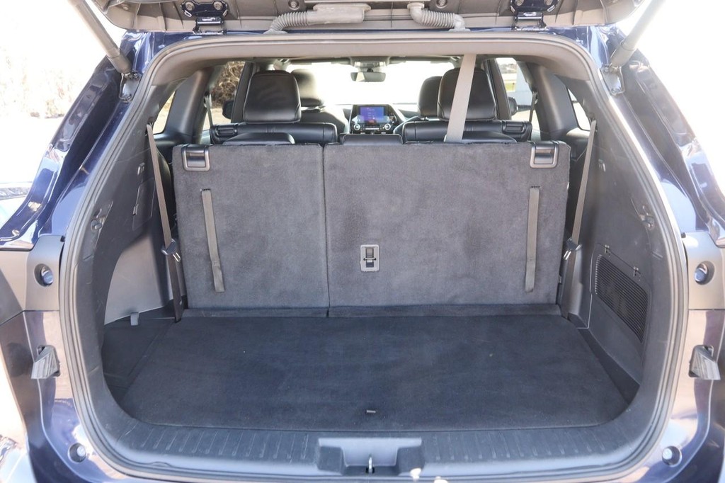 Toyota Highlander Vehicle Full-screen Gallery Image 7