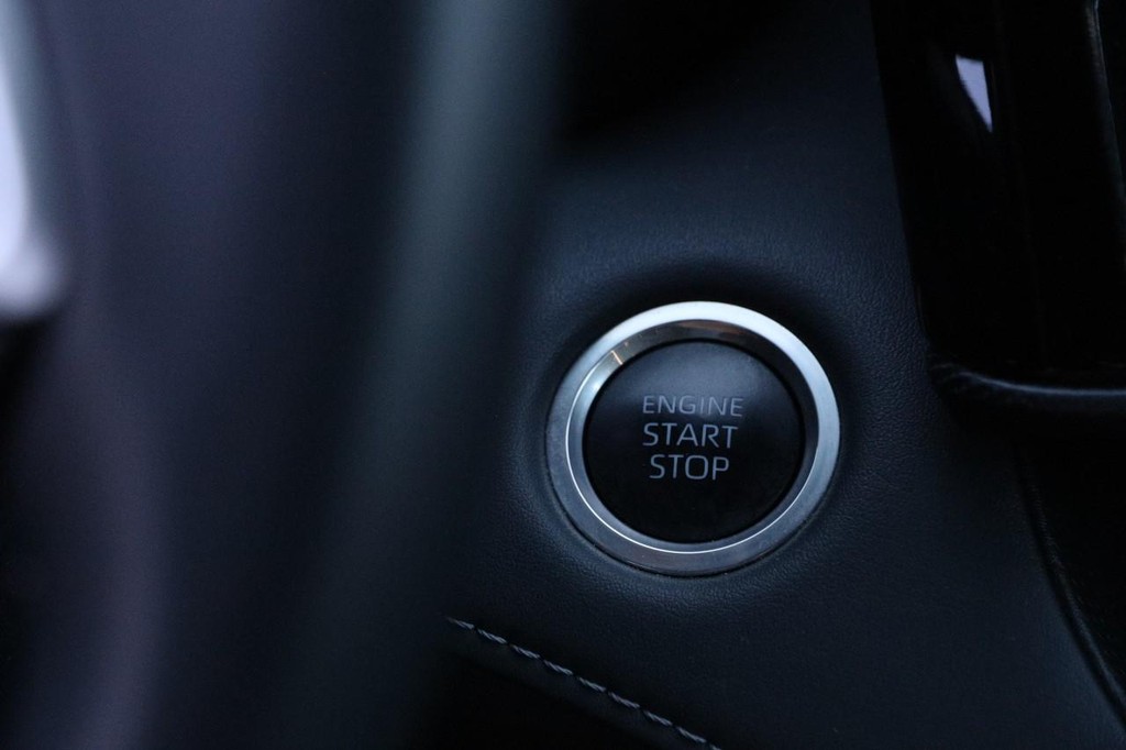 Toyota Highlander Vehicle Full-screen Gallery Image 17