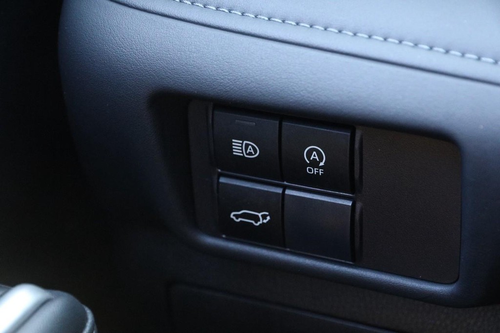 Toyota Highlander Vehicle Full-screen Gallery Image 22