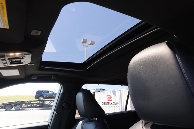 Toyota Highlander Vehicle Image 09