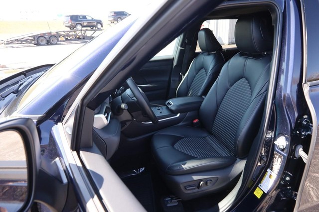 Toyota Highlander Vehicle Image 10