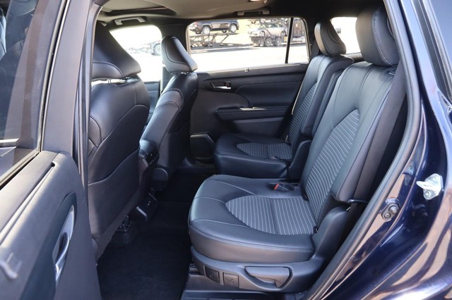 Toyota Highlander Vehicle Image 11