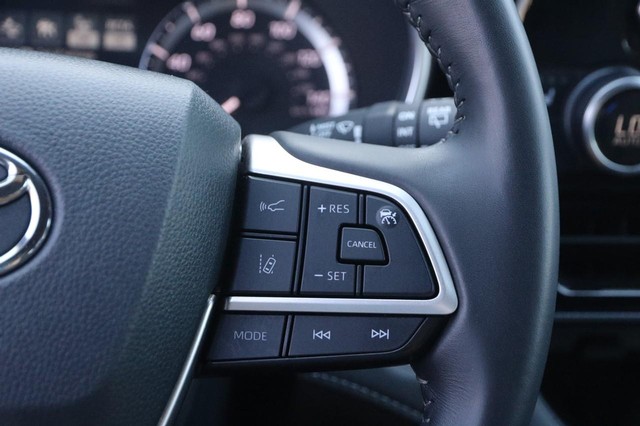 Toyota Highlander Vehicle Image 15