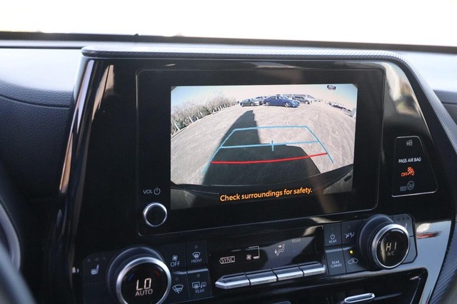 Toyota Highlander Vehicle Image 19