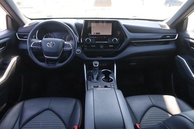 Toyota Highlander Vehicle Image 23
