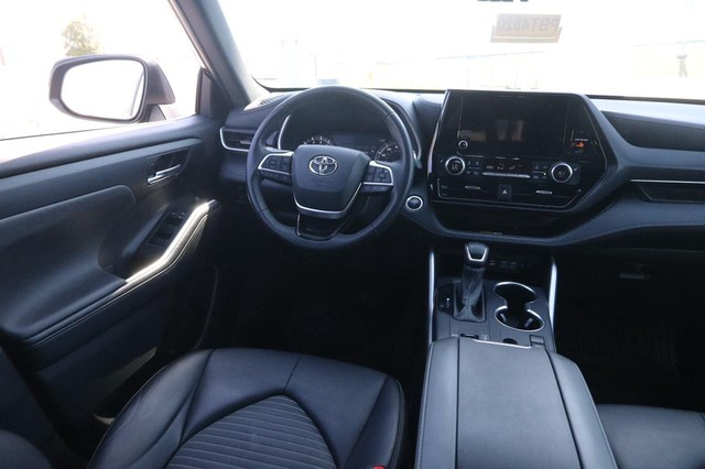Toyota Highlander Vehicle Image 24