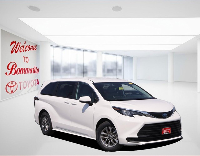Toyota Sienna Vehicle Image 02