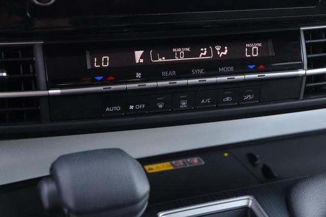 Toyota Sienna Vehicle Image 18