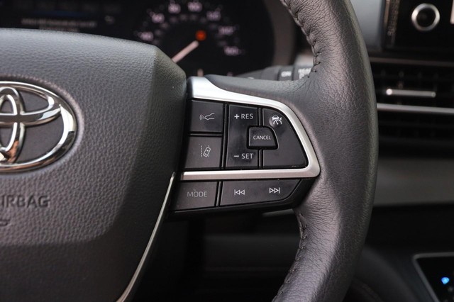 Toyota Sienna Vehicle Image 15