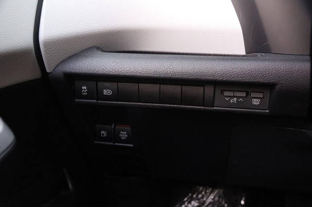 Toyota Sienna Vehicle Image 23