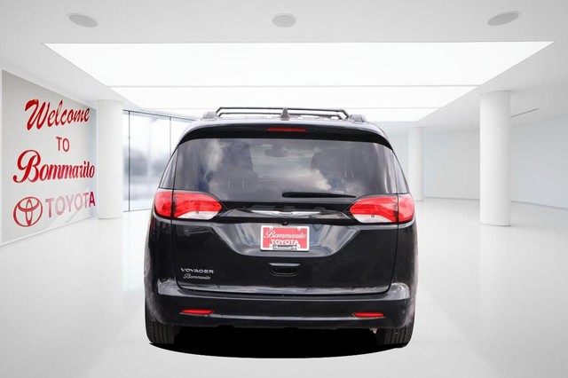 Chrysler Voyager Vehicle Image 06